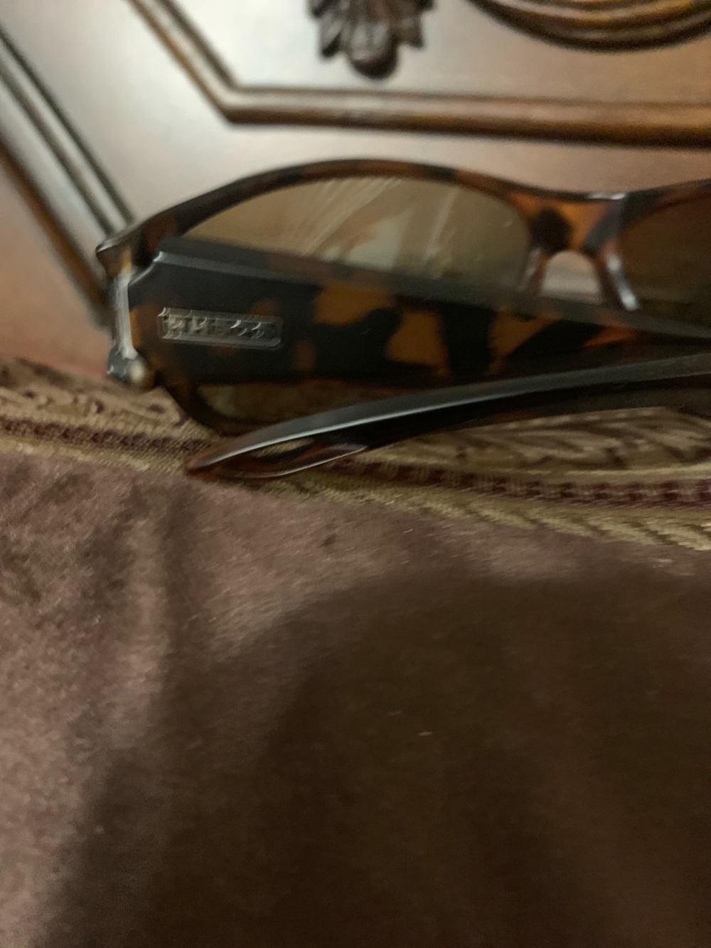 Tortoise Sunglasses with Blue Mirrored Lenses - Picture 3 of 4